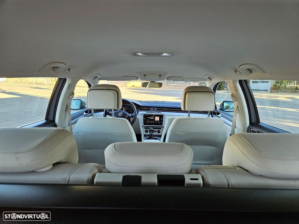 VW Passat Variant 2.0 TDI Confortline - 12
