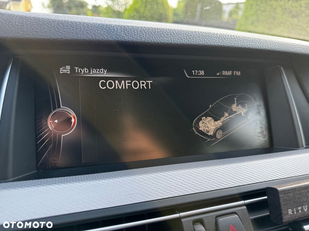 BMW Seria 5 520d xDrive - 16