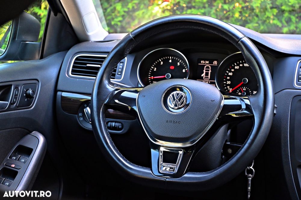 Volkswagen Jetta 1.2 TSI Comfortline - 10