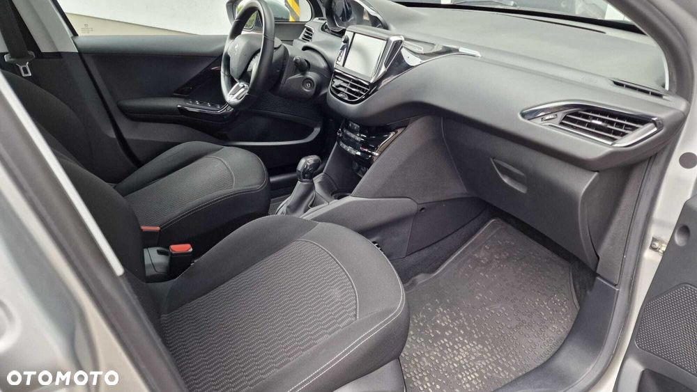 Peugeot 208 1.2 PureTech Active - 23