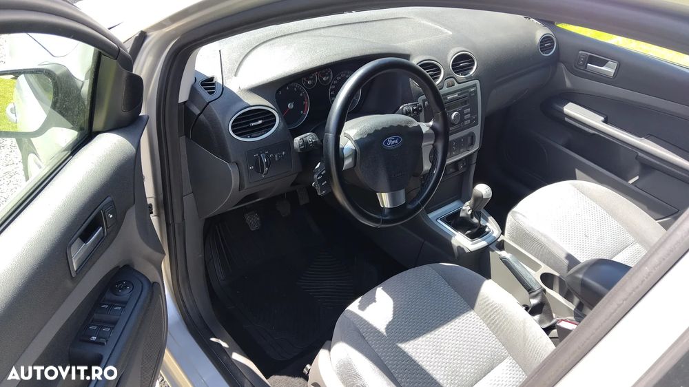 Ford Focus 1.6i Trend - 7