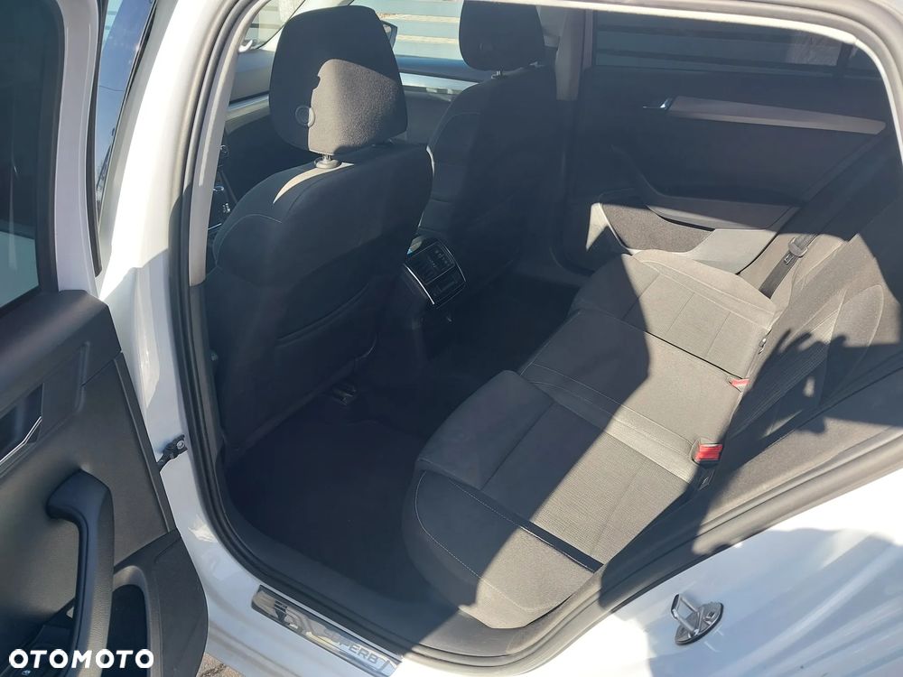 Skoda Superb 2.0 TDI Style DSG - 10