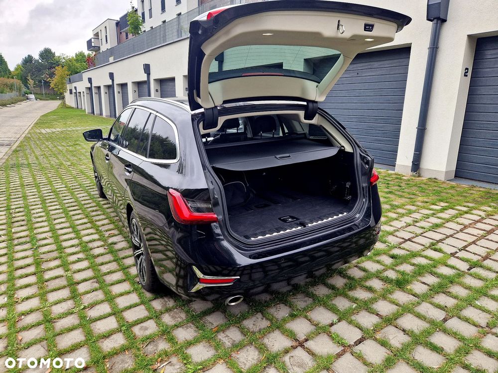 BMW Seria 3 320d xDrive Luxury Line - 9