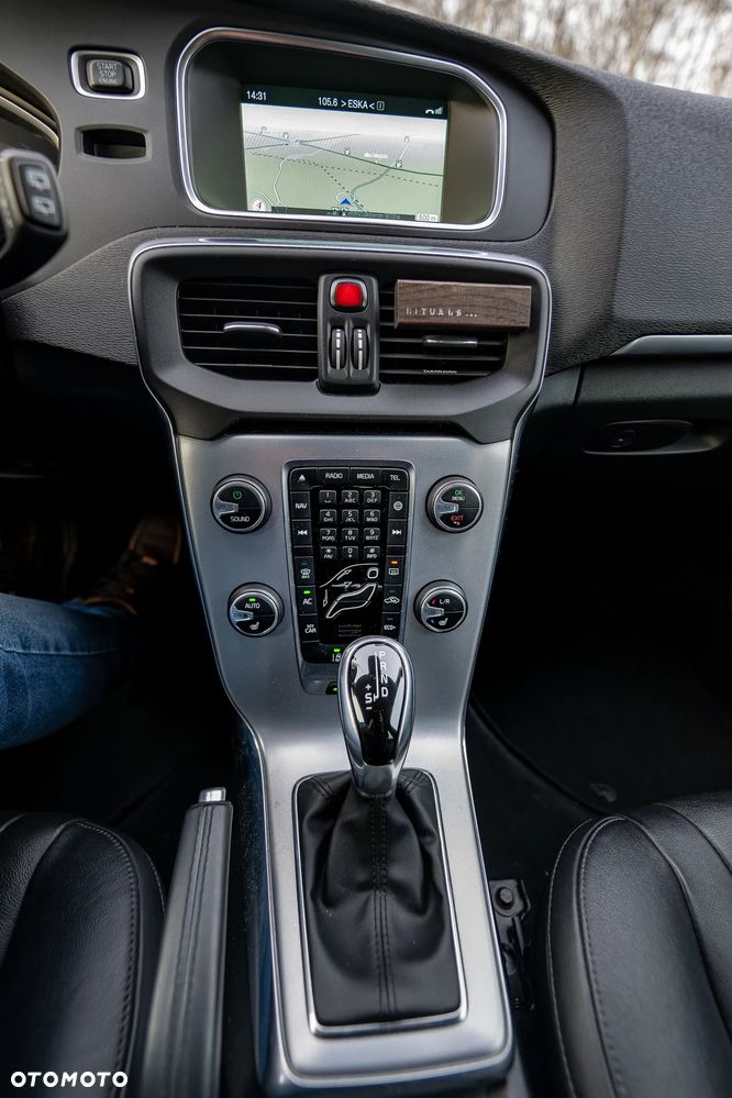 Volvo V40 T3 Drive-E Summum - 12