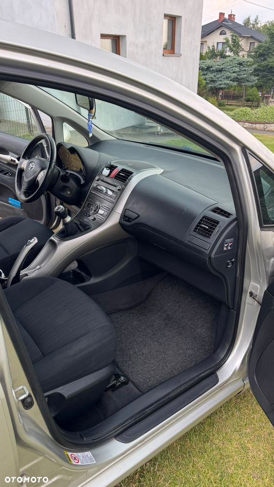 Toyota Auris 1.6 VVT-i Team - 6