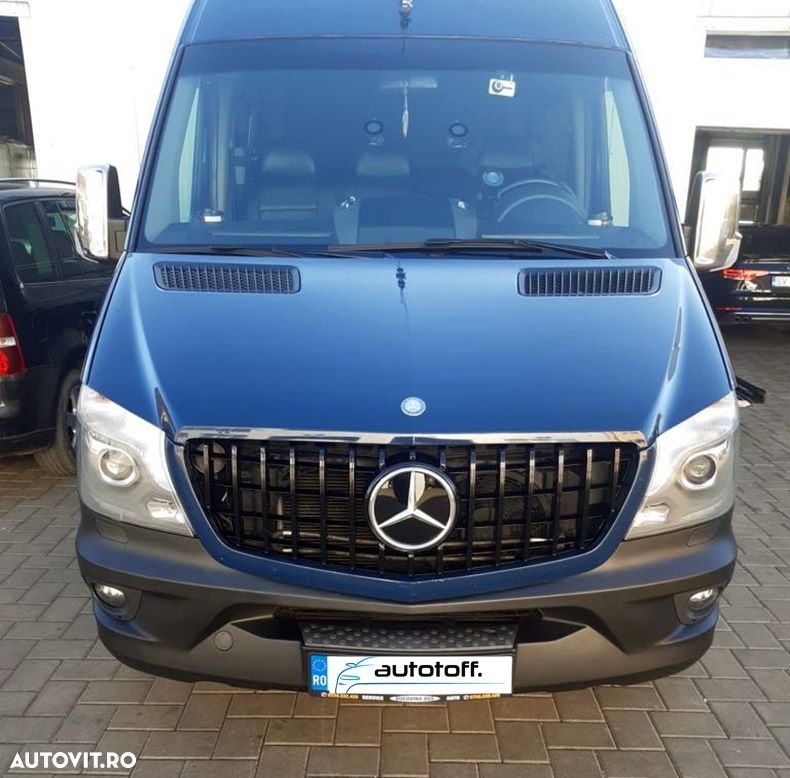 Grila centrala Sprinter W906 Facelift compatibila cu Mercedes (14-17) Panamericana Black Design - 4