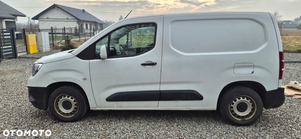 Opel COMBO - 9