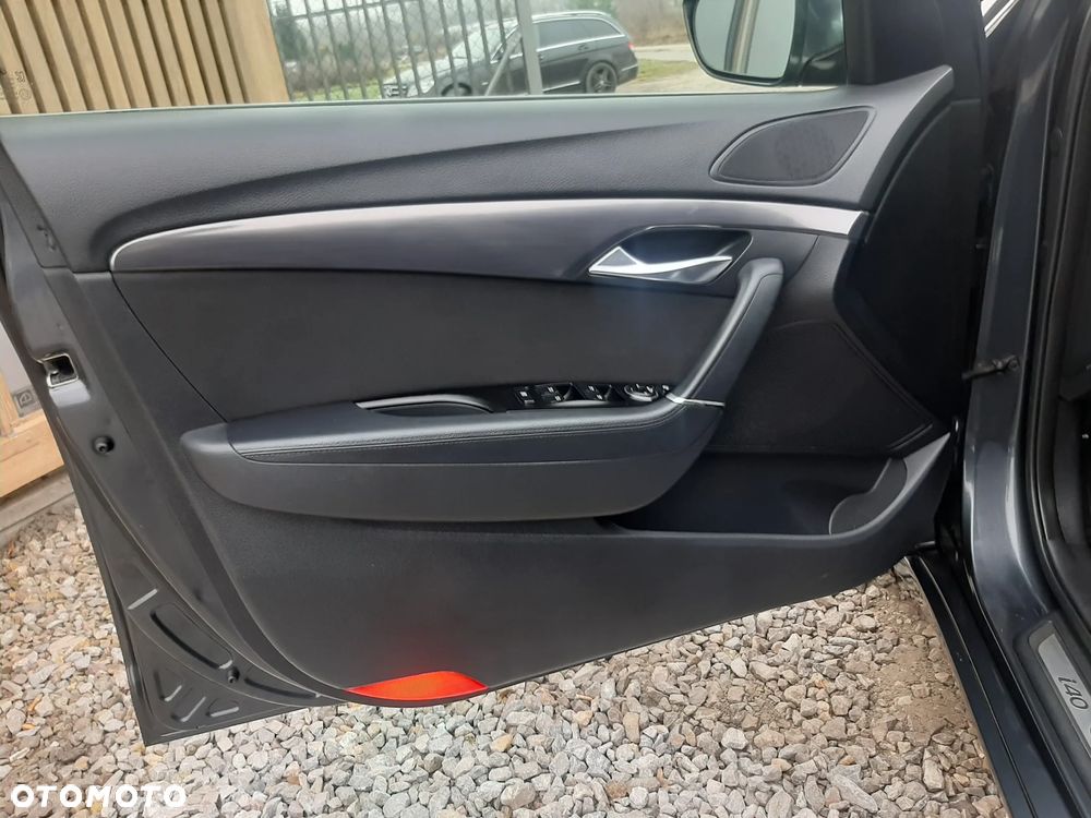 Hyundai i40 Kombi blue 1.6 Family - 24