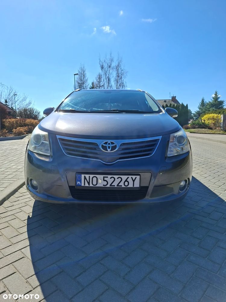 Toyota Avensis 2.0 D-4D Luna - 2