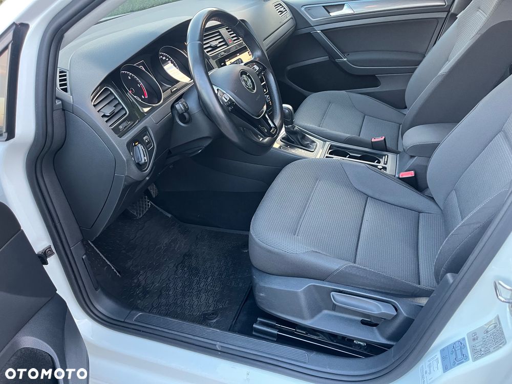 Volkswagen Golf - 17