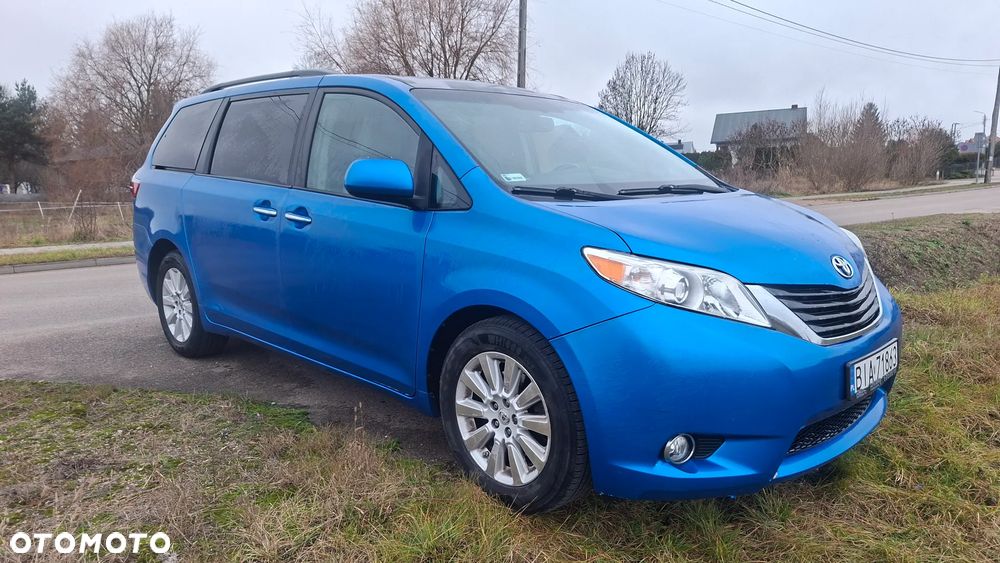 Toyota Sienna 3.5 XLE AWD - 1