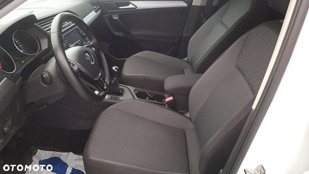 Volkswagen Tiguan - 21