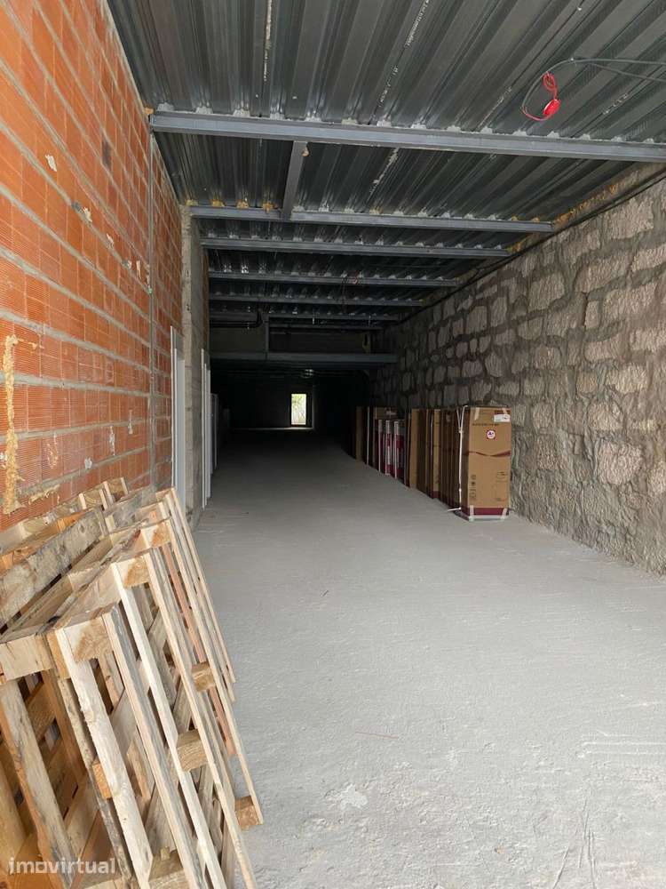 Loja no centro do Porto com 300 m2 - Grande imagem: 3/5
