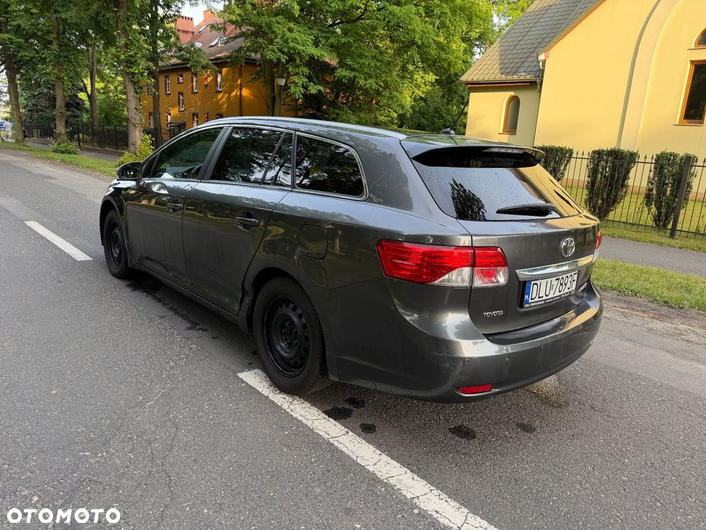 Toyota Avensis 1.8 Sol plus NAVI MS - 4