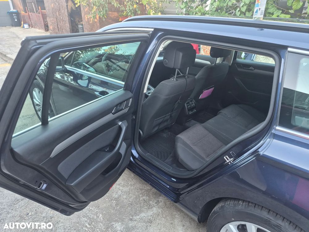 Volkswagen Passat 1.6 TDI Comfortline - 9