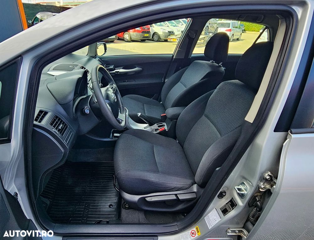 Toyota Auris - 11