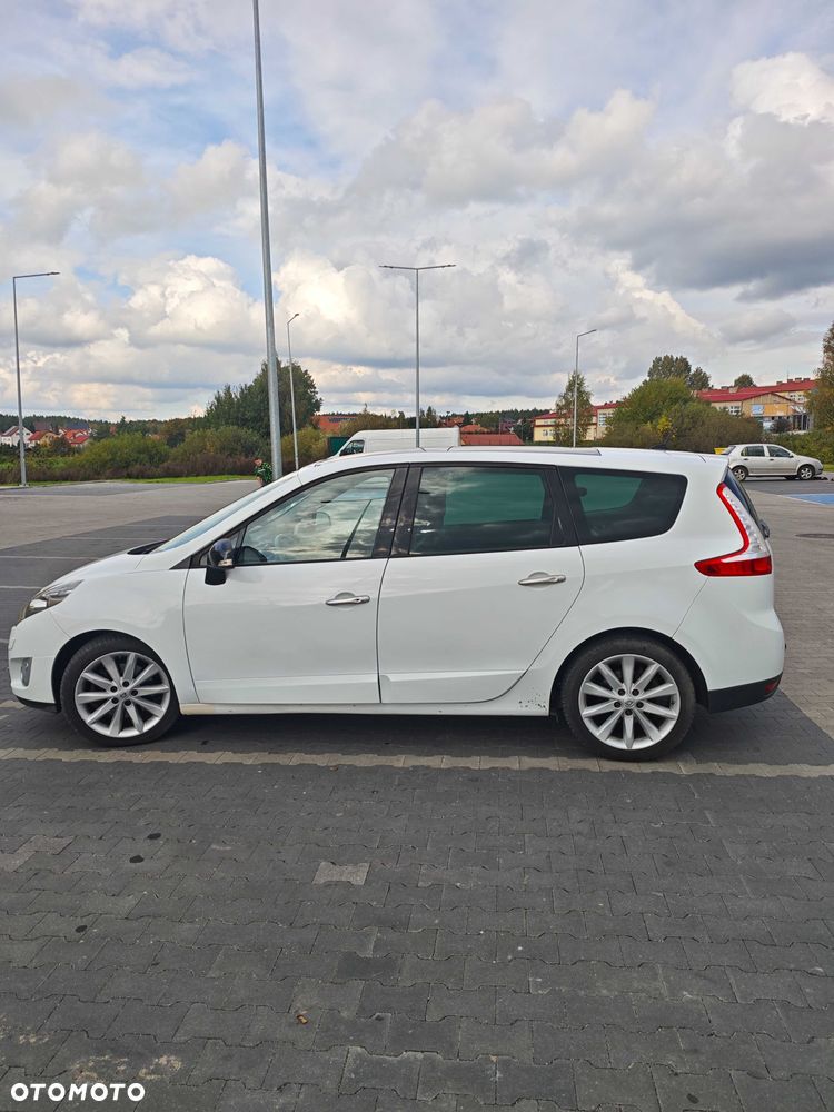 Renault Grand Scenic - 12