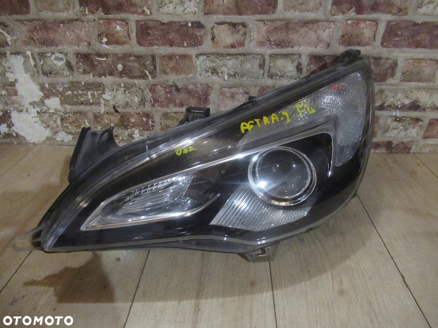 LAMPA PRZÓD LEWA SOCZEWKA OPEL ASTRA J LIFT 2012/2015 ROK UK USZKODZONA - 2