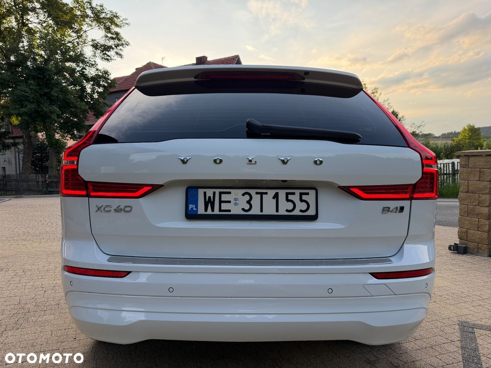 Volvo XC 60 B4 D AWD Plus Bright - 8