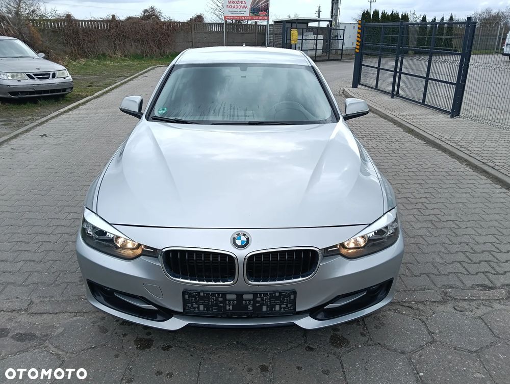 BMW Seria 3 318d DPF Edition Sport - 6