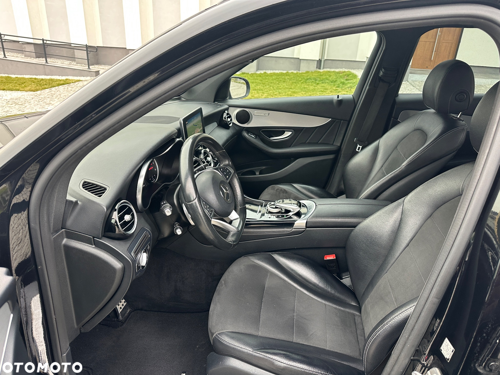 Mercedes-Benz GLC - 27