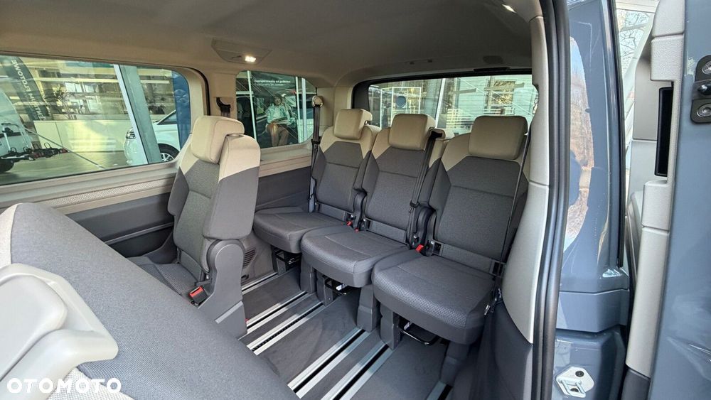 Volkswagen multivan Multivan Family L2 silnik: 2,0 l TDI SCR 150 KM / skrzynia biegów: 7-biegowa DSG rozstaw osi: 3124 mm - 15