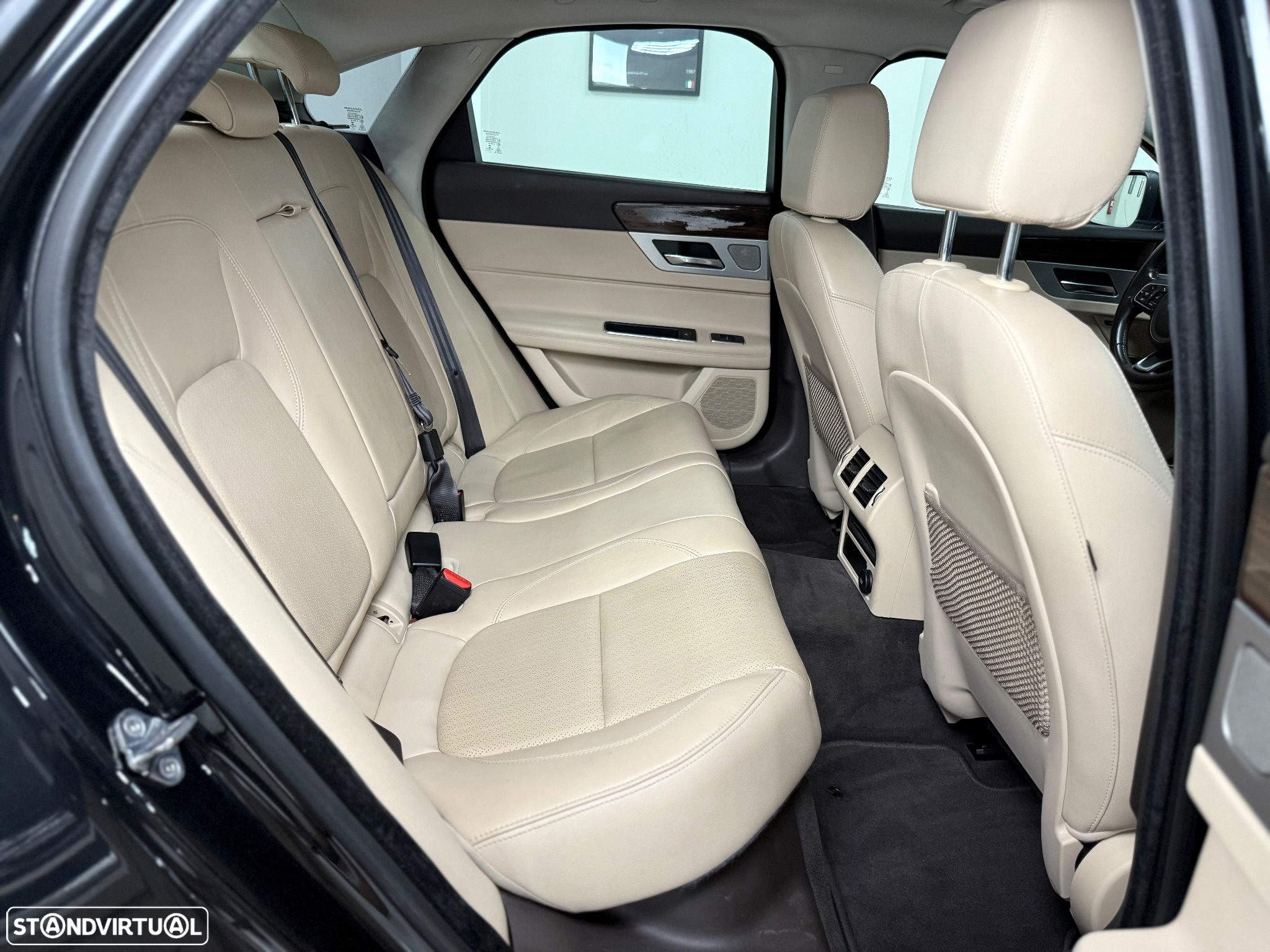 Jaguar XF 2.0 D Prestige Aut. - 19