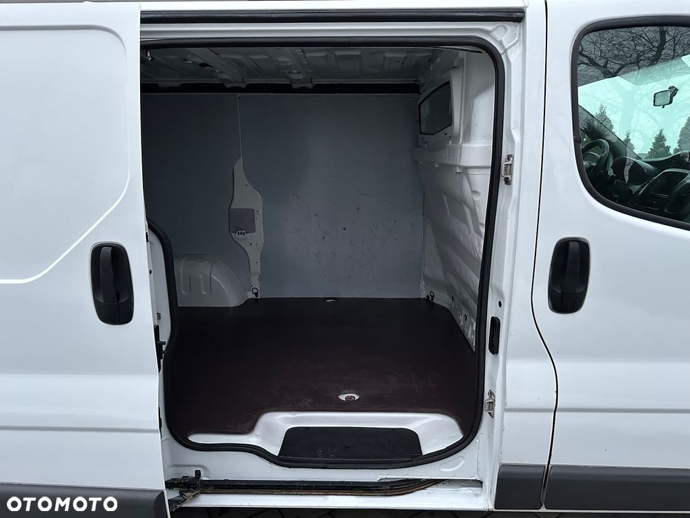 Renault Trafic - 16