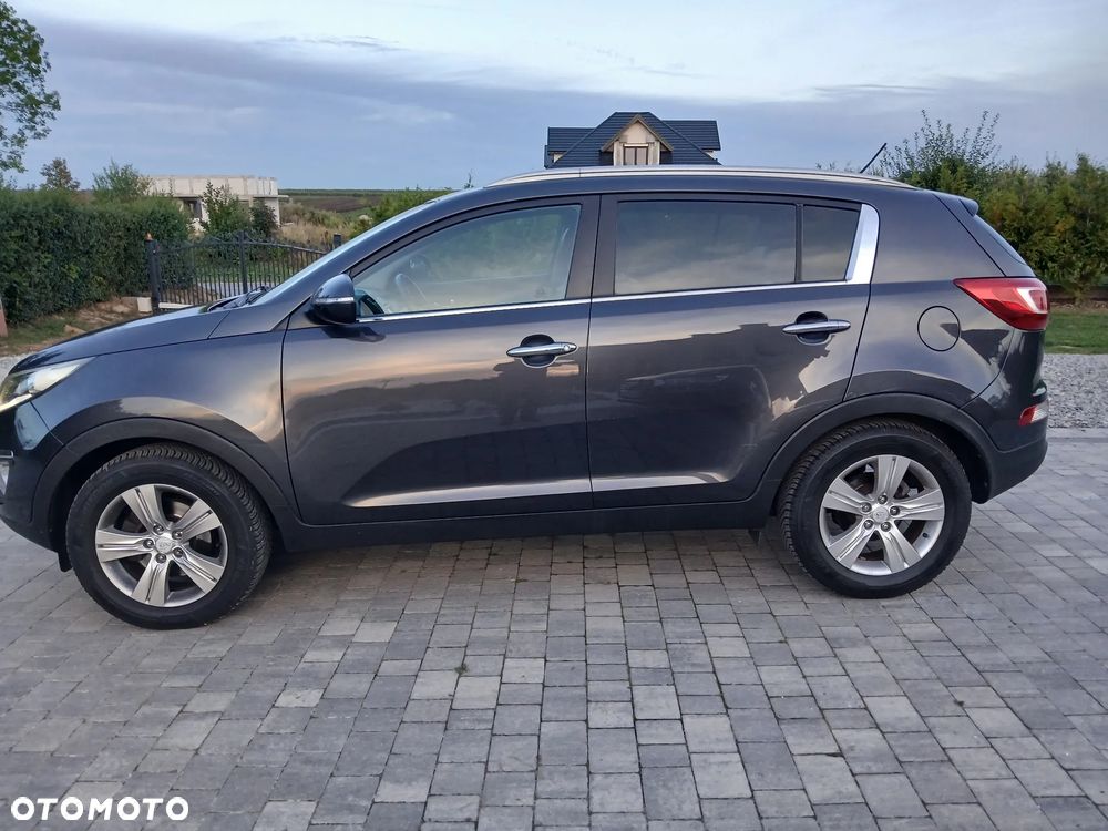 Kia Sportage 2.0 L - 8
