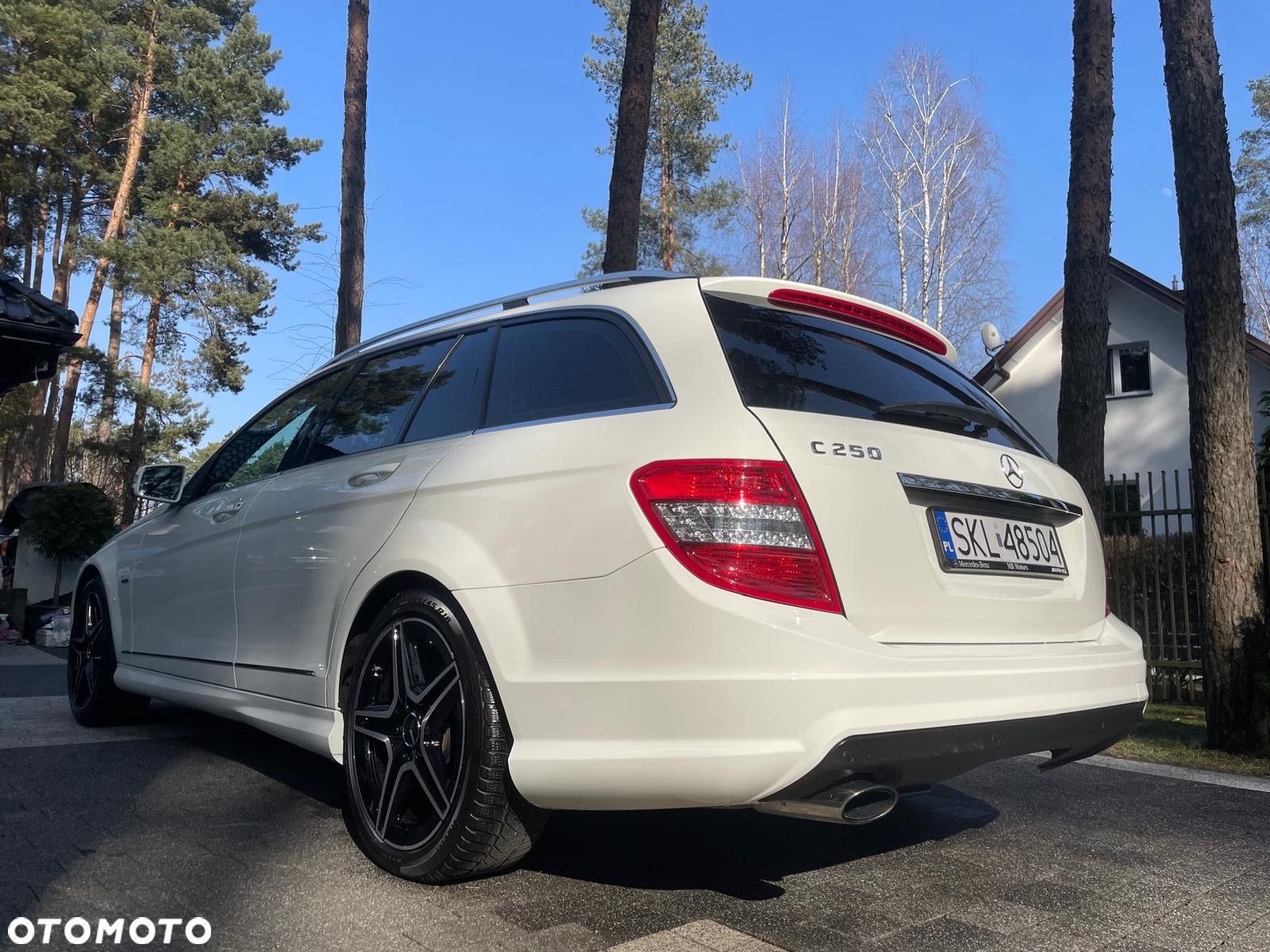 Mercedes-Benz Klasa C 250 CGI BlueEff Avantgarde - 1