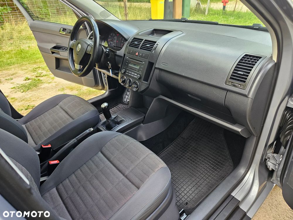 Volkswagen Polo 1.4 Tour - 24