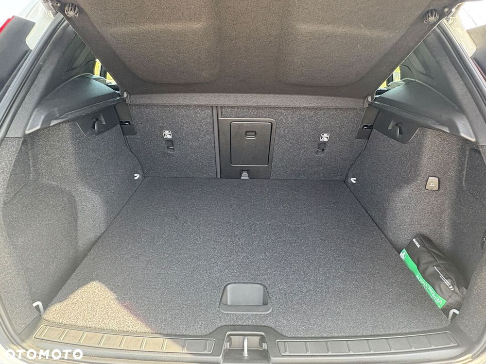 Volvo XC 40 T3 Momentum Pro - 25