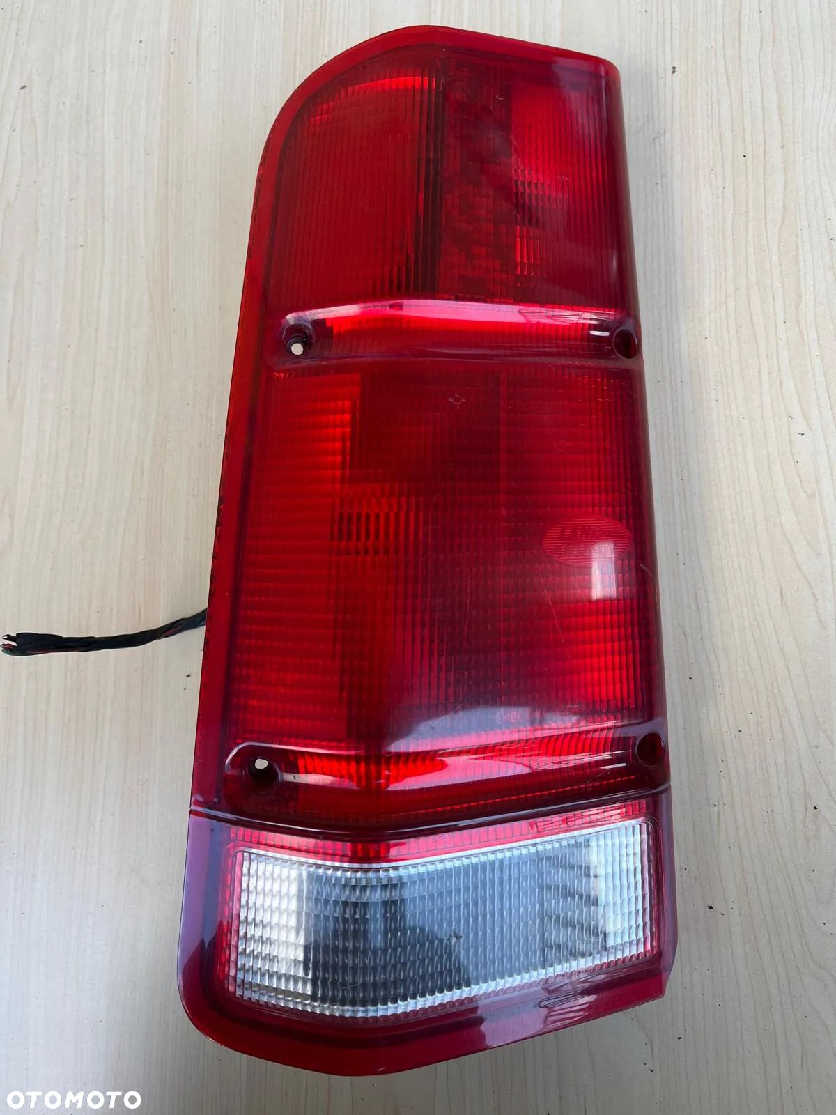 Lampa tylna lewa górna Land Rover Discovery 2 II - 1