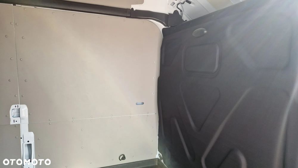 Ford TRANSIT 350 L3H3 - 15