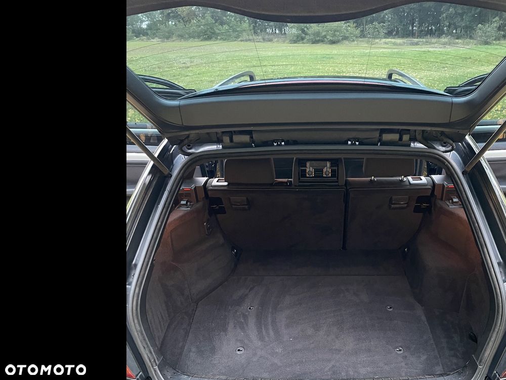 BMW Seria 3 318i Touring - 13