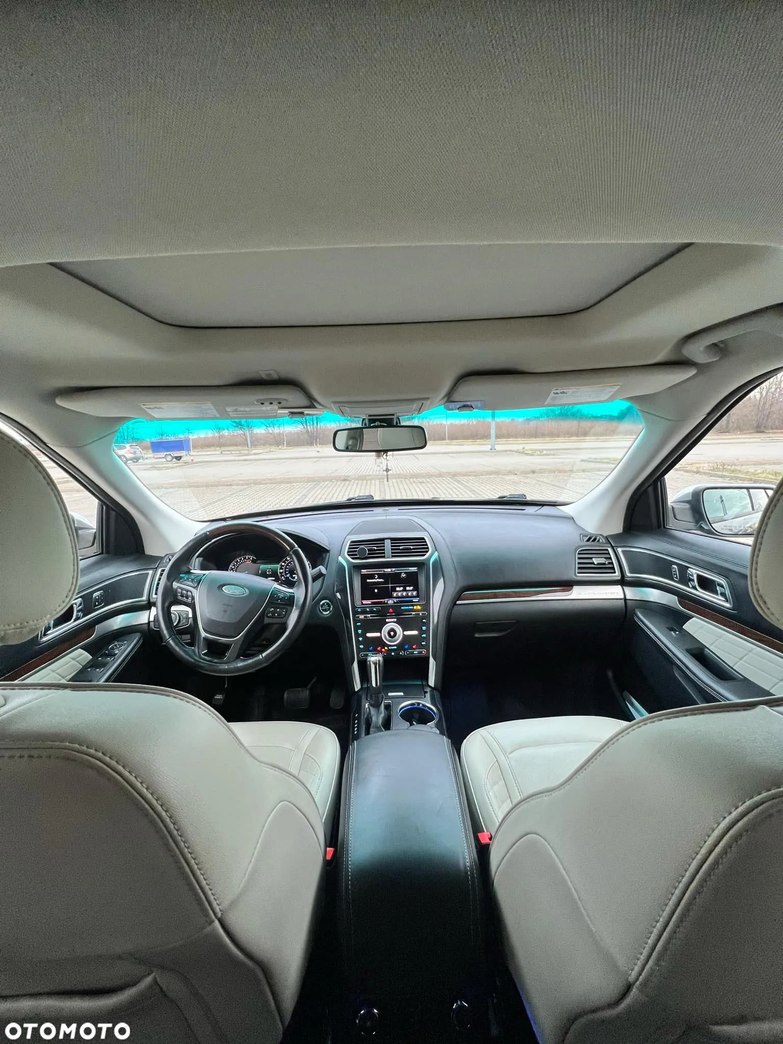 Ford Explorer - 10