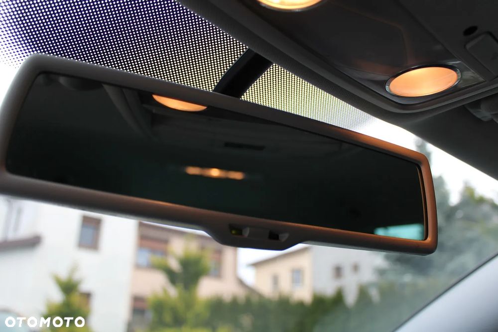 Volkswagen Passat 2.0 TDI BlueMotion Technology Comfortline - 24