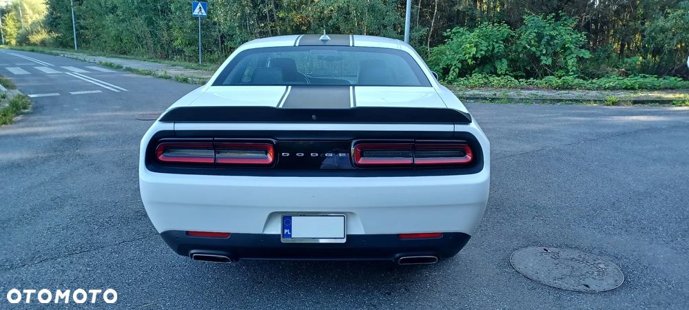 Dodge Challenger - 6