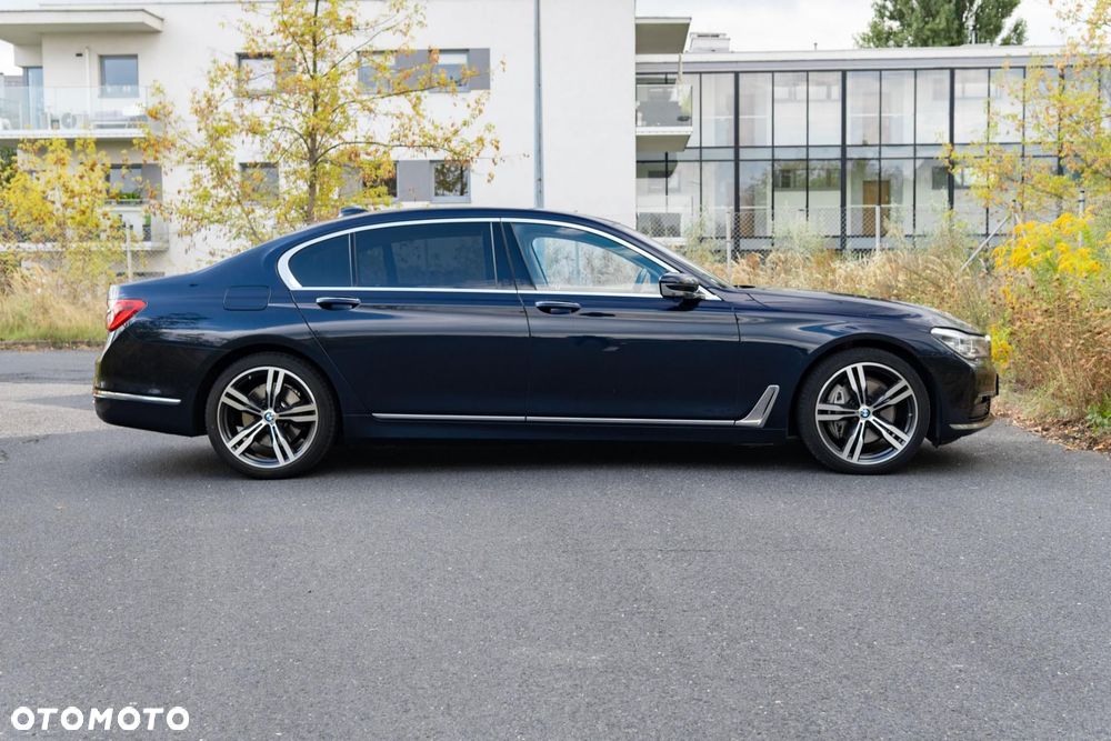 BMW Seria 7 740Li xDrive - 9