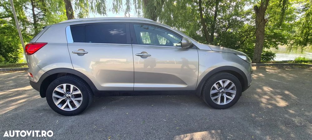 Kia Sportage 2,0 CRDI AWD Dream-Team Edition - 2