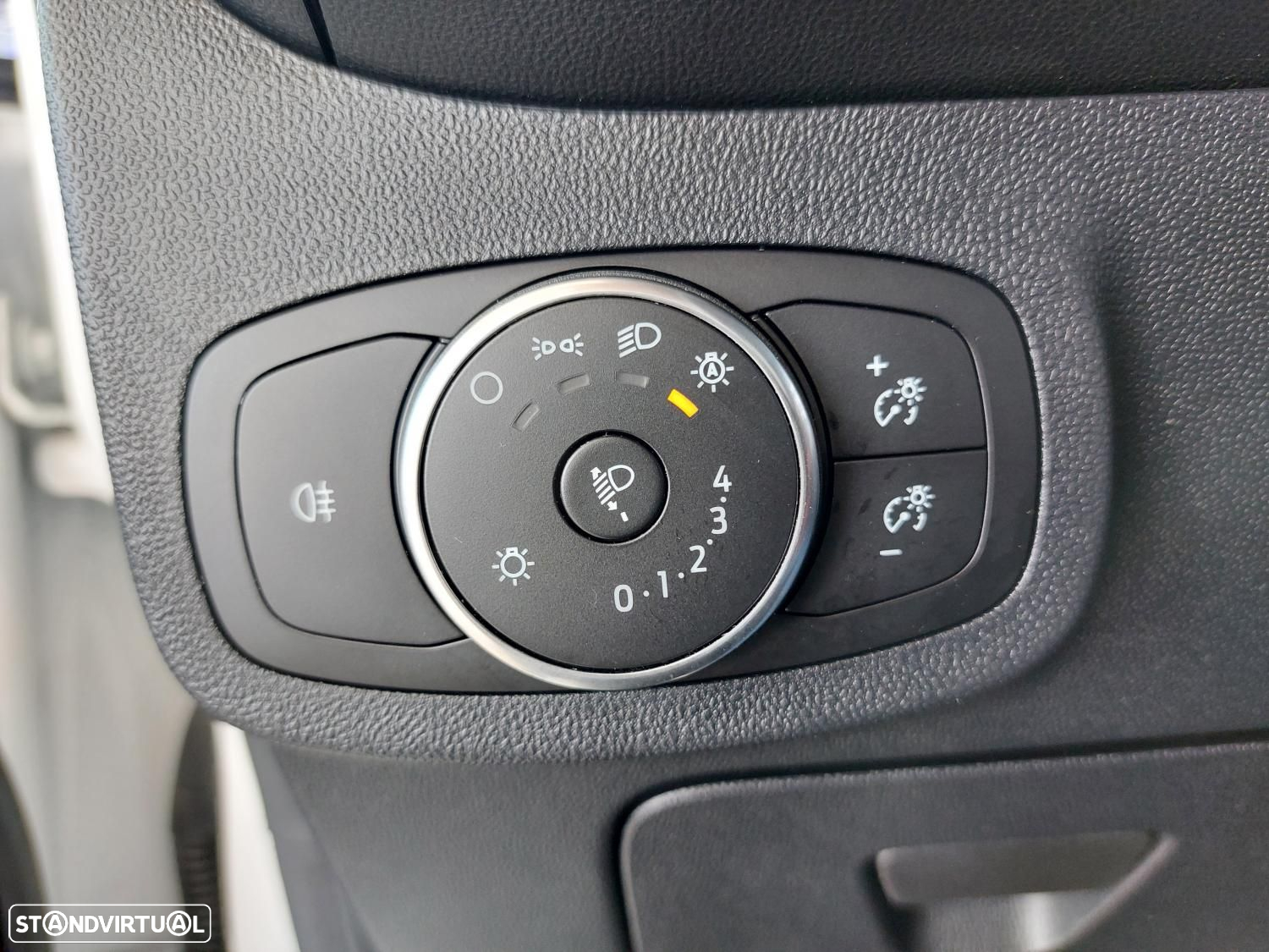 Ford Fiesta 1.0 EcoBoost Connected - 25
