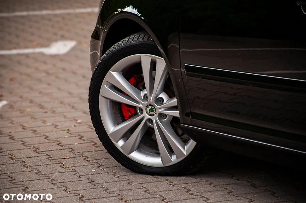 Skoda Octavia 2.0 TDI CR DPF DSG RS - 12