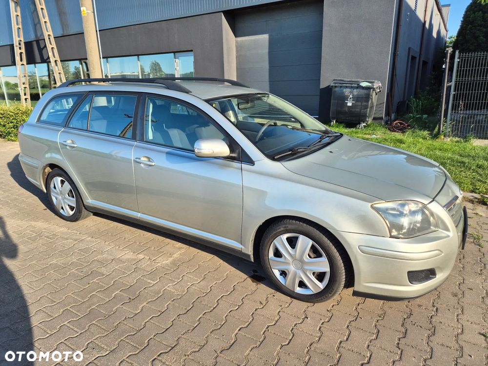 Toyota Avensis 2.0 D-4D Luna - 31