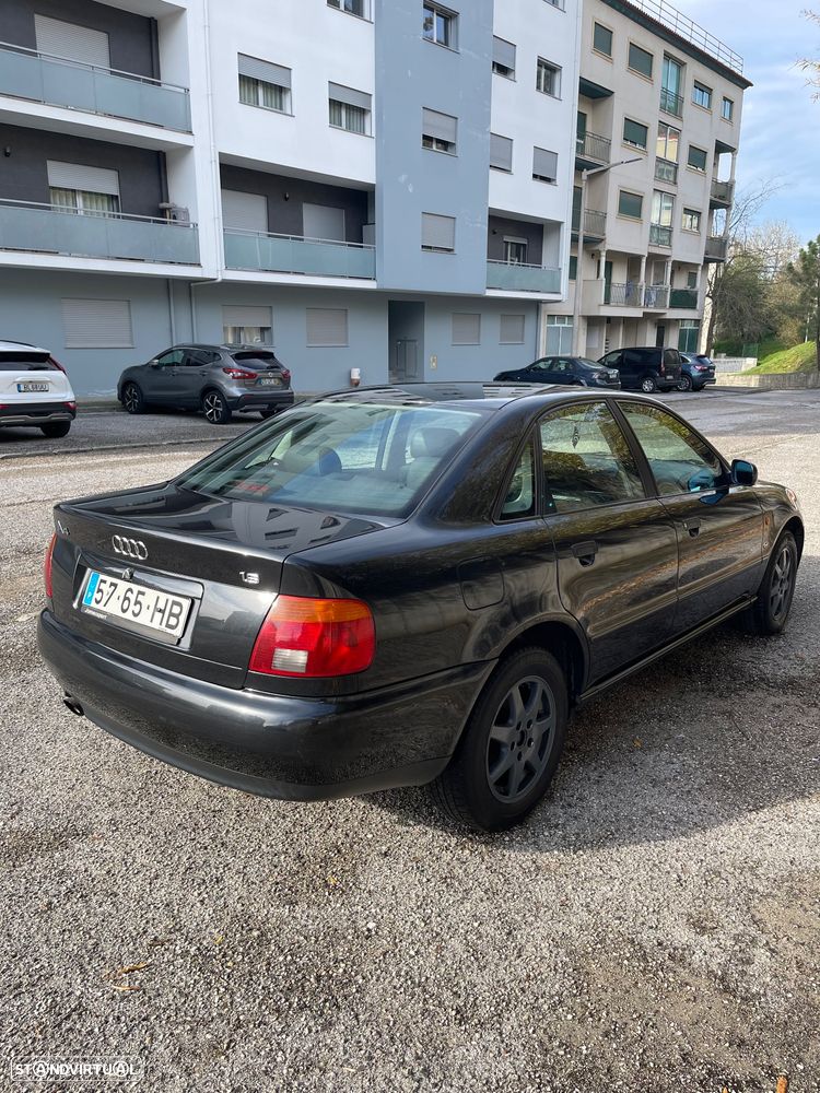 Audi A4 1.6 Plus - 4