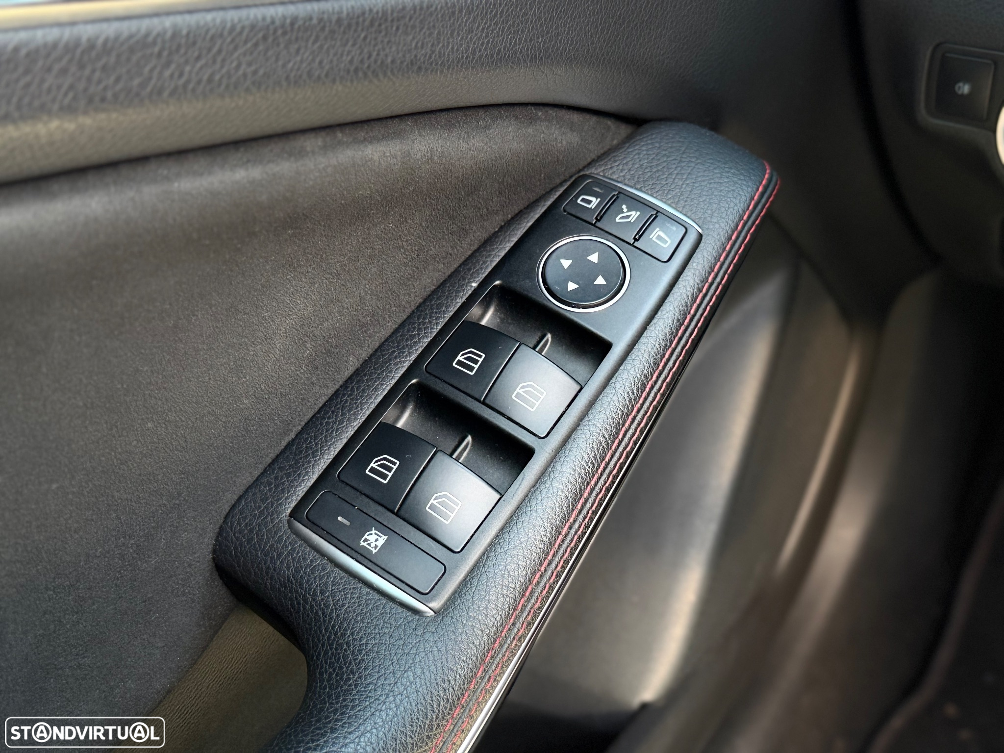 Mercedes-Benz A 45 AMG 4Matic Speedshift 7G-DCT - 21