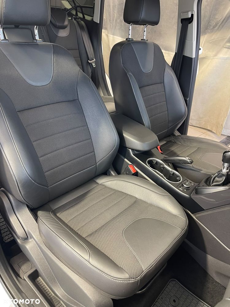Ford Kuga 1.6 EcoBoost 2x4 Individual - 22