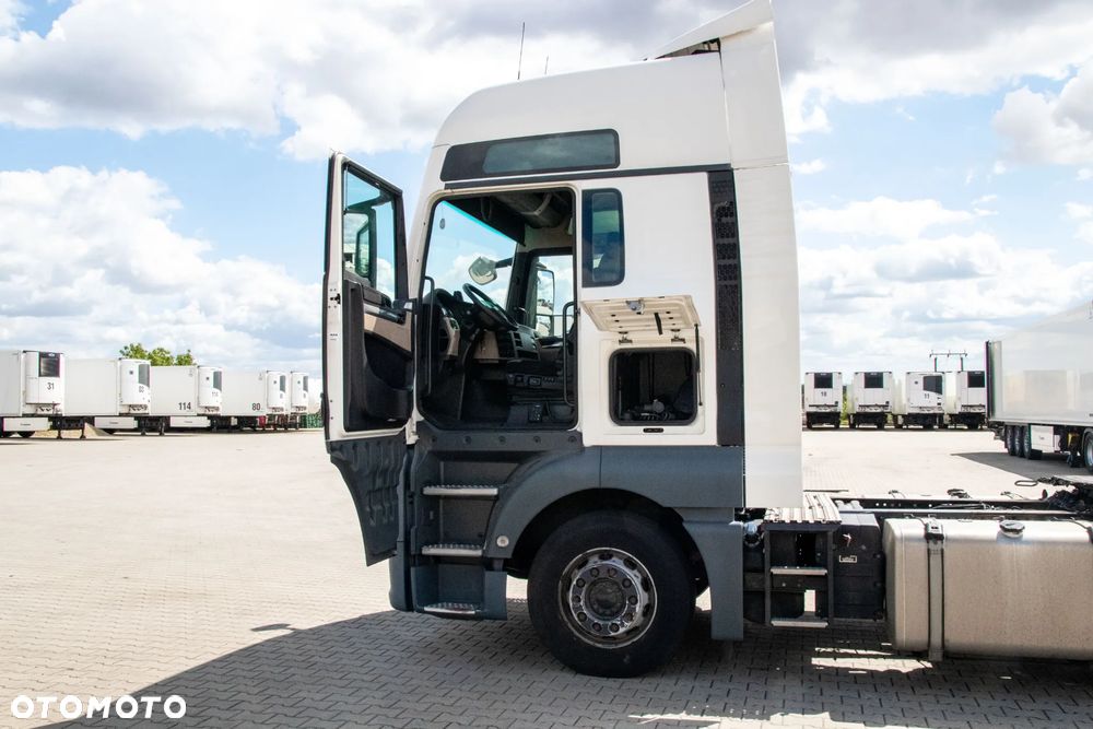 MAN TGX - 33