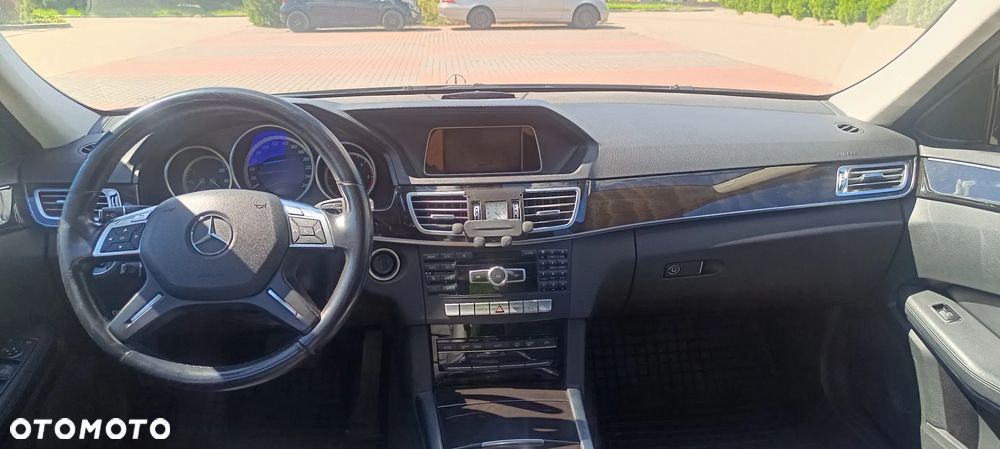 Mercedes-Benz Klasa E 220 CDI 7G-TRONIC - 9