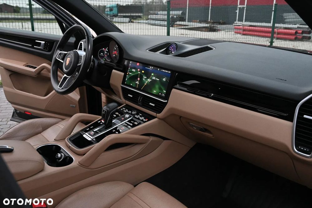 Porsche Cayenne S Platinum Edition - 25