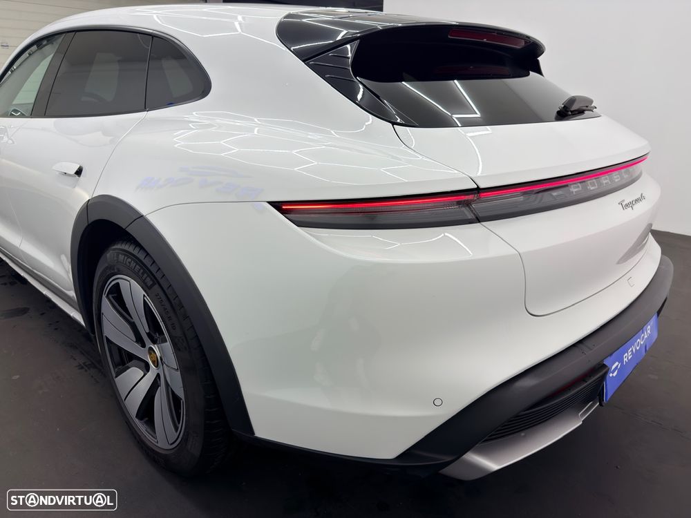 Porsche Taycan Cross Turismo 4 - 10